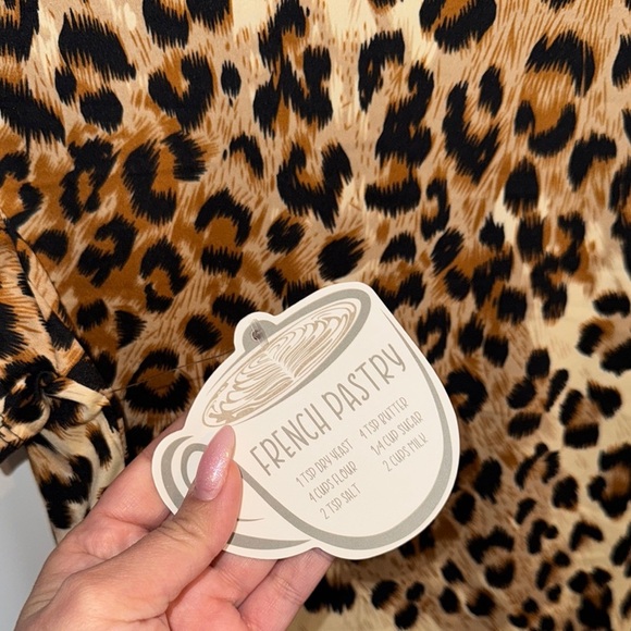 NWT- French Pastry Leopard Print Tie-Front Top size Large - Picture 11 of 13